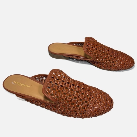AMERICAN EAGLE OUTFITTERS BROWN LOW HEEL WOVEN SLIDES size 11 - Picture 1 of 10